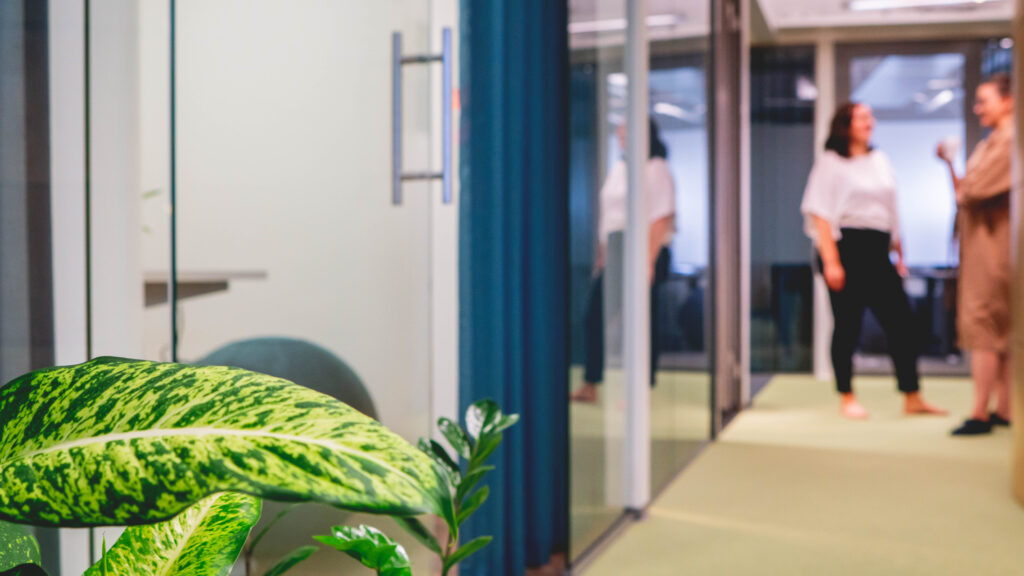 työntekijöiden viihtyvyyteen panostamalla teknologiayrityksen tilat tehokkaammin käyttöön, onnistunut tila muutos projekti